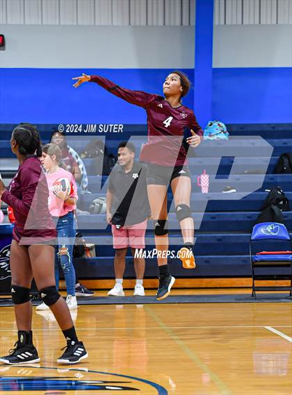 Thumbnail 3 in Snook vs Hearne photogallery.
