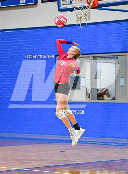 Thumbnail 2 in Snook vs Hearne photogallery.