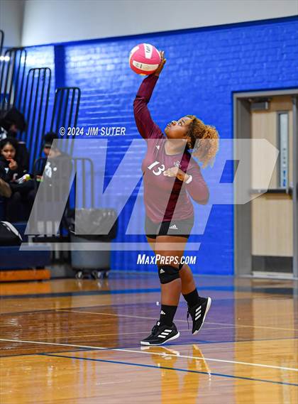 Thumbnail 2 in Snook vs Hearne photogallery.