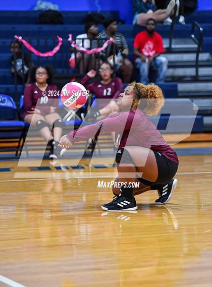 Thumbnail 1 in Snook vs Hearne photogallery.
