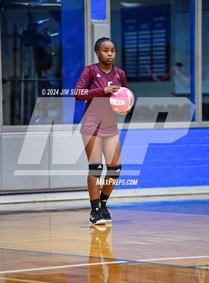 Thumbnail 2 in Snook vs Hearne photogallery.