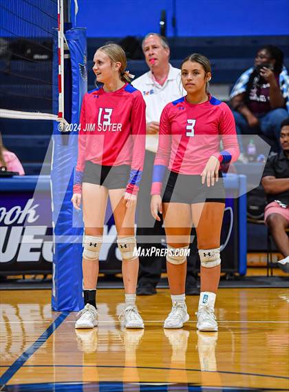 Thumbnail 3 in Snook vs Hearne photogallery.