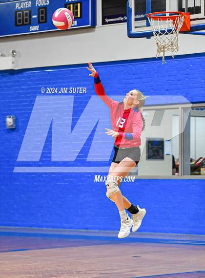 Thumbnail 3 in Snook vs Hearne photogallery.