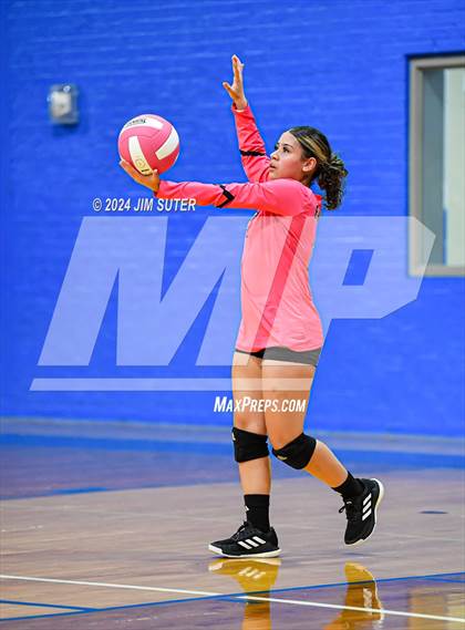 Thumbnail 2 in Snook vs Hearne photogallery.