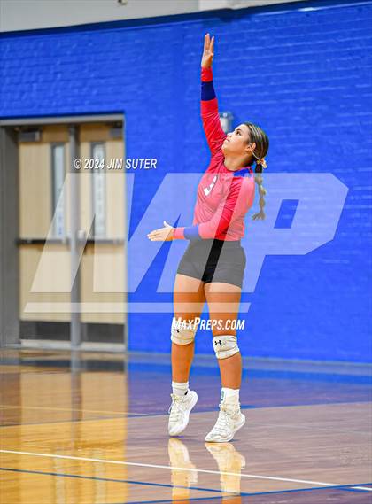 Thumbnail 2 in Snook vs Hearne photogallery.