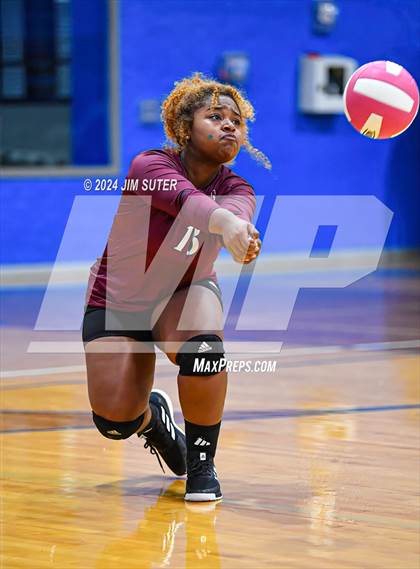 Thumbnail 3 in Snook vs Hearne photogallery.