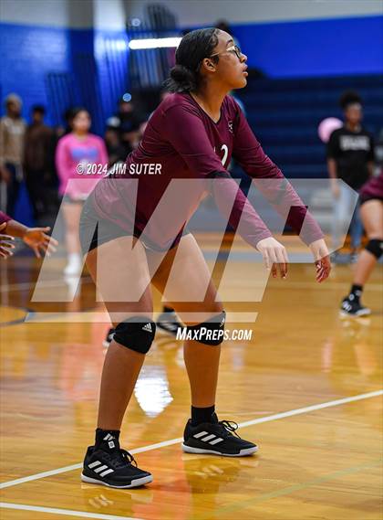 Thumbnail 2 in Snook vs Hearne photogallery.