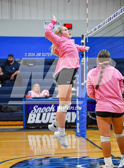 Thumbnail 3 in Snook vs Hearne photogallery.