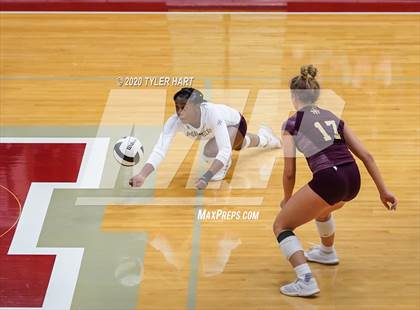Thumbnail 3 in Brownstown Central vs. Brebeuf Jesuit Preparatory (Regional Championship) photogallery.