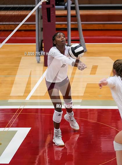 Thumbnail 3 in Brownstown Central vs. Brebeuf Jesuit Preparatory (Regional Championship) photogallery.