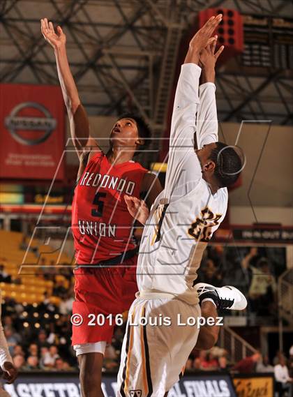 Thumbnail 2 in Crespi vs. Redondo Union (CIF SoCal Regional D1 Final) photogallery.