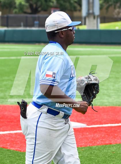 Thumbnail 1 in Barbers Hill vs Friendswood (UIL 5A Regional Final) photogallery.