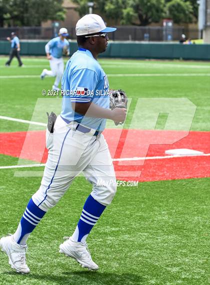 Thumbnail 3 in Barbers Hill vs Friendswood (UIL 5A Regional Final) photogallery.