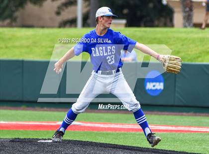 Thumbnail 3 in Barbers Hill vs Friendswood (UIL 5A Regional Final) photogallery.