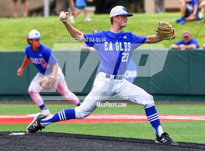 Thumbnail 2 in Barbers Hill vs Friendswood (UIL 5A Regional Final) photogallery.