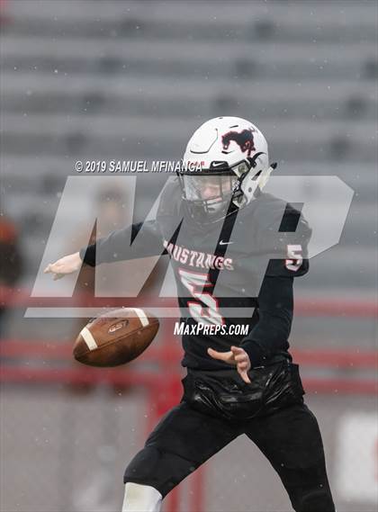 Thumbnail 3 in Oakland-Craig vs. Sutton (NSAA Class C2 Final) photogallery.