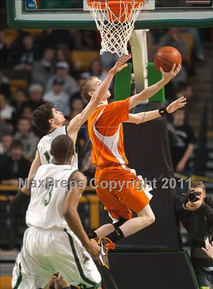 Thumbnail 2 in Newton North vs. Mansfield (MIAA Division 1 South Final) photogallery.