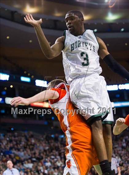 Thumbnail 3 in Newton North vs. Mansfield (MIAA Division 1 South Final) photogallery.