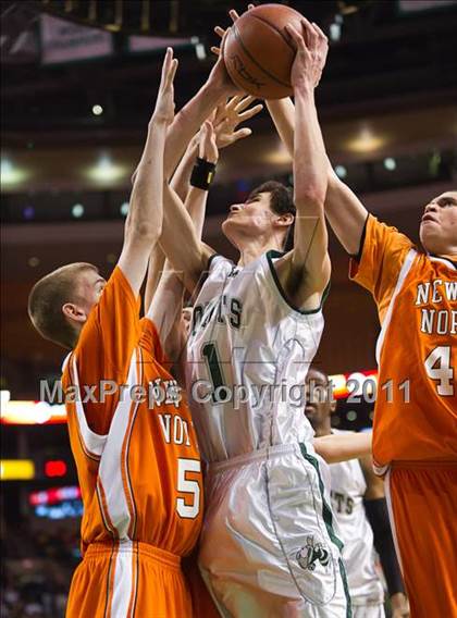 Thumbnail 2 in Newton North vs. Mansfield (MIAA Division 1 South Final) photogallery.