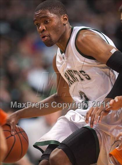Thumbnail 2 in Newton North vs. Mansfield (MIAA Division 1 South Final) photogallery.