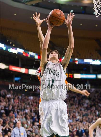 Thumbnail 2 in Newton North vs. Mansfield (MIAA Division 1 South Final) photogallery.