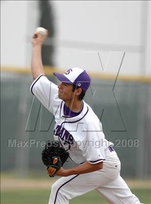 Thumbnail 2 in Mission Hills vs. Santana (58th Lions Invitational) photogallery.