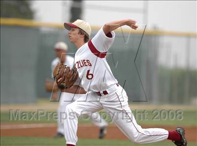 Thumbnail 3 in Mission Hills vs. Santana (58th Lions Invitational) photogallery.