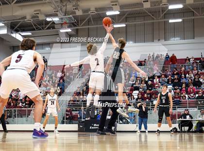 Thumbnail 1 in Howe vs. Whitesboro (UIL 3A Area Playoff) photogallery.