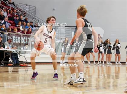 Thumbnail 3 in Howe vs. Whitesboro (UIL 3A Area Playoff) photogallery.