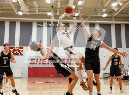 Thumbnail 2 in Howe vs. Whitesboro (UIL 3A Area Playoff) photogallery.