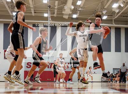 Thumbnail 1 in Howe vs. Whitesboro (UIL 3A Area Playoff) photogallery.