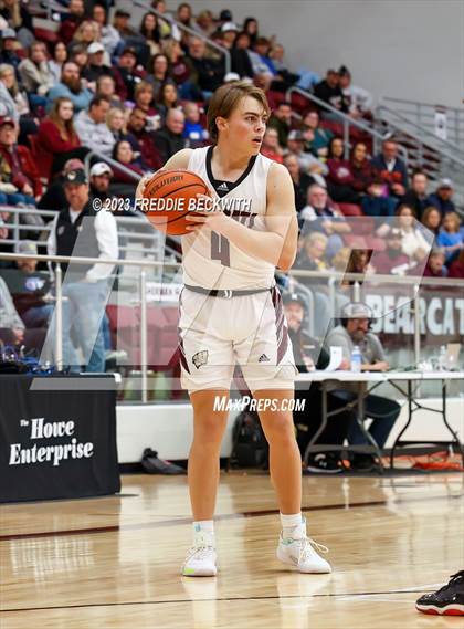 Thumbnail 1 in Howe vs. Whitesboro (UIL 3A Area Playoff) photogallery.