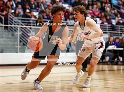 Thumbnail 2 in Howe vs. Whitesboro (UIL 3A Area Playoff) photogallery.