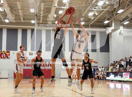 Thumbnail 2 in Howe vs. Whitesboro (UIL 3A Area Playoff) photogallery.
