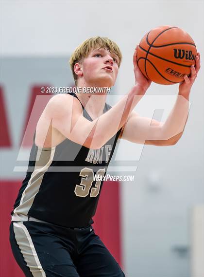 Thumbnail 1 in Howe vs. Whitesboro (UIL 3A Area Playoff) photogallery.