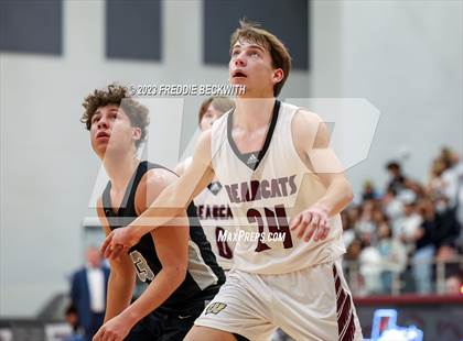 Thumbnail 2 in Howe vs. Whitesboro (UIL 3A Area Playoff) photogallery.