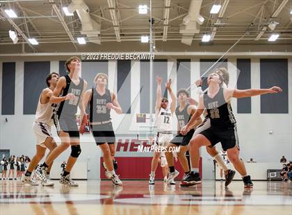 Thumbnail 3 in Howe vs. Whitesboro (UIL 3A Area Playoff) photogallery.