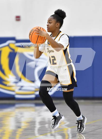 Thumbnail 1 in River City @ Inderkum photogallery.