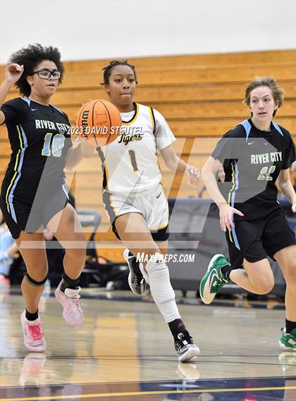 Thumbnail 1 in River City @ Inderkum photogallery.