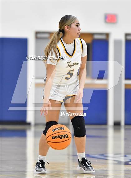 Thumbnail 1 in River City @ Inderkum photogallery.