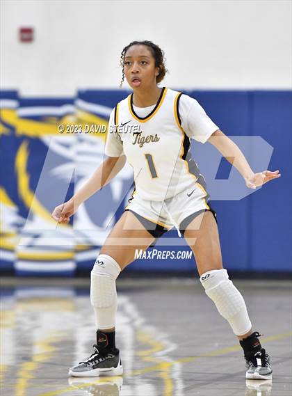 Thumbnail 1 in River City @ Inderkum photogallery.