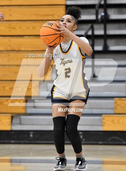 Thumbnail 1 in River City @ Inderkum photogallery.