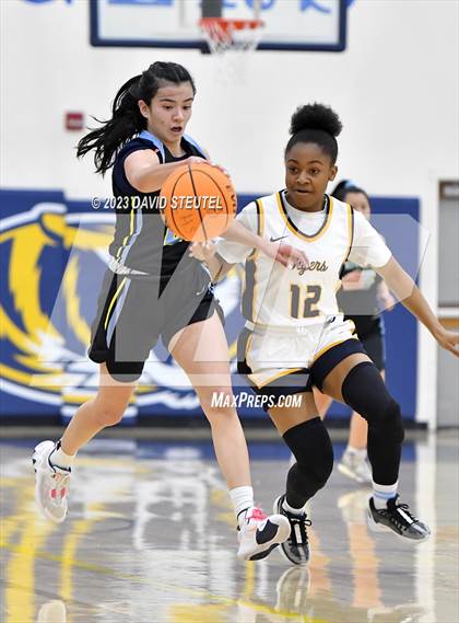 Thumbnail 1 in River City @ Inderkum photogallery.