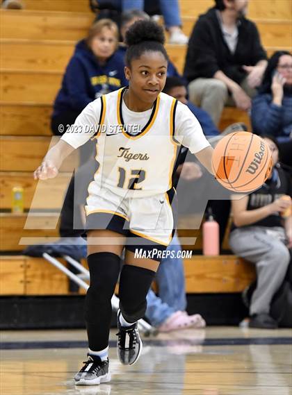 Thumbnail 1 in River City @ Inderkum photogallery.