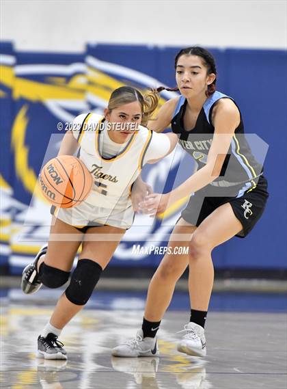 Thumbnail 1 in River City @ Inderkum photogallery.