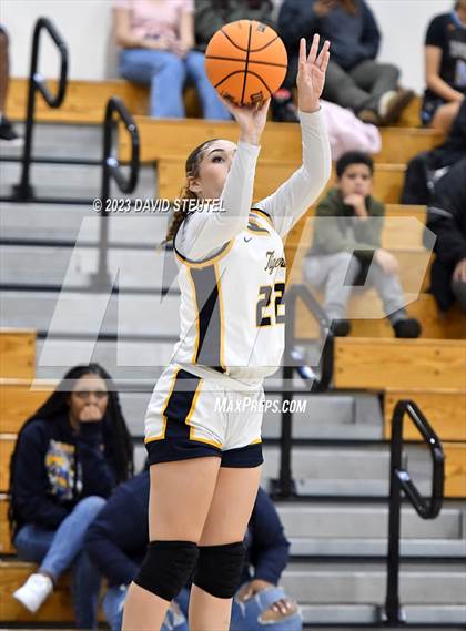 Thumbnail 2 in River City @ Inderkum photogallery.