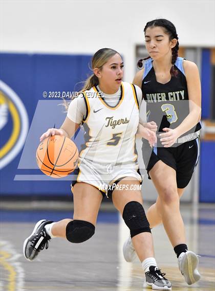 Thumbnail 3 in River City @ Inderkum photogallery.