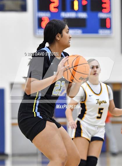Thumbnail 1 in River City @ Inderkum photogallery.