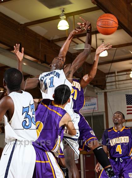Thumbnail 1 in Compton vs. Lynwood (Jim Harris Memorial) photogallery.