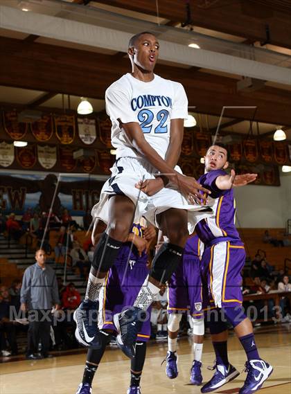 Thumbnail 1 in Compton vs. Lynwood (Jim Harris Memorial) photogallery.